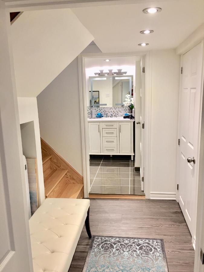 Luxury Bachelor Suite Pointe-Claire Exterior foto